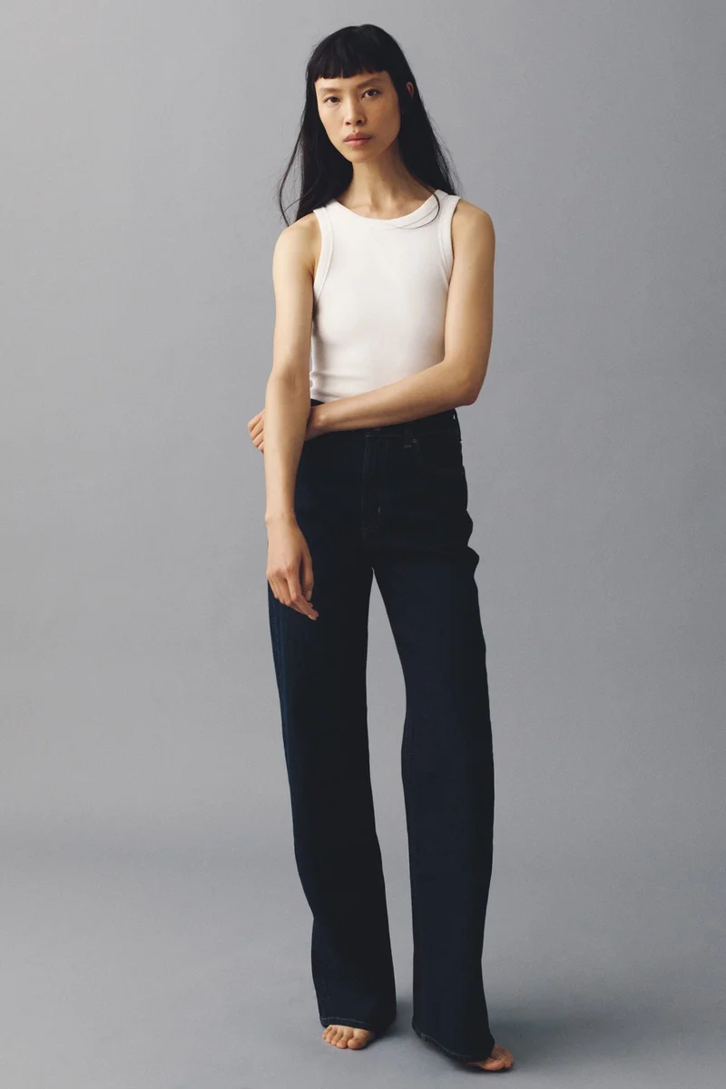 اتش اند ام جينز بخصر عالي وقصّة واسعة